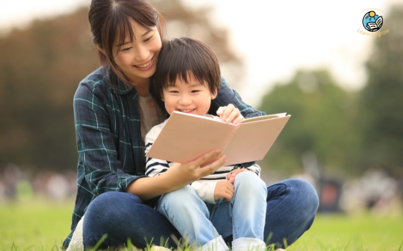 Cho con chơi các đồ chơi trí tuệ